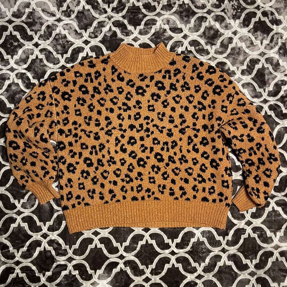 Leopard Print Pattern Cropped Sweater Women's XL Old Navy On Trend Fall Season